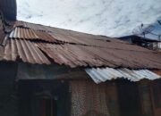 Atap Rumahnya Bertabur Bocor, Pasutri Lansia Butuh Uluran Tangan