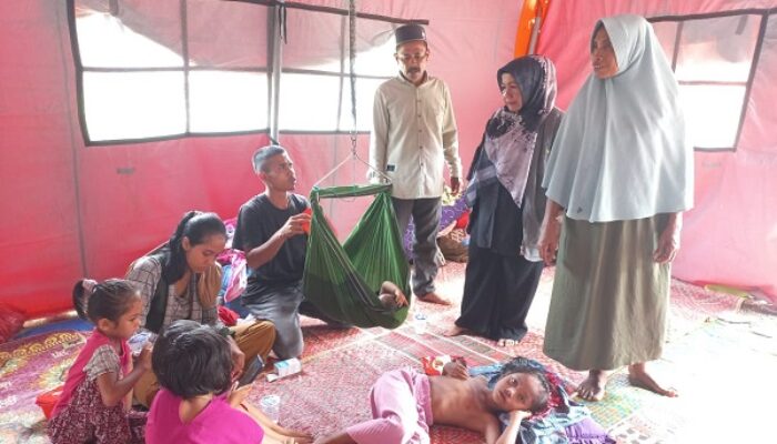 Anak-anak Pengungsi Mulai Diserang Demam Dan Batuk