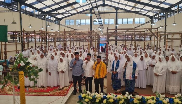 Syahrul Pasaribu Shalawat Badar Bersama Seribuan Jamaah BKMT Tapsel