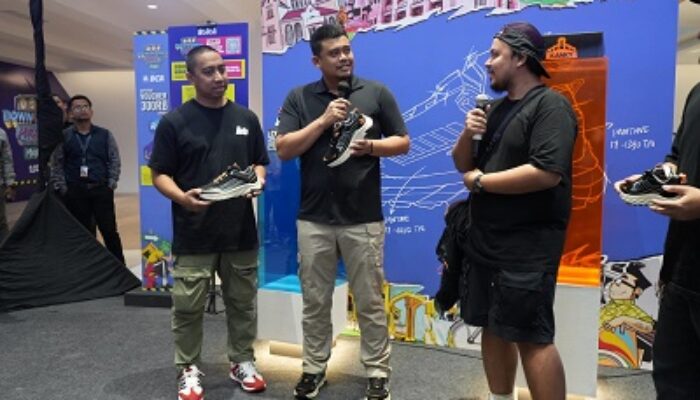 Wali Kota Medan Kolaborasikan Heritage Dengan Sepatu Sneakers