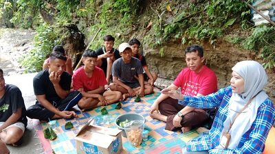 LPPM USU Gelar Edukasi Wisata Anak Ramah Lingkungan Di Kampung Tahfiz Quran Di Langkat LPPM USU Gelar Edukasi Wisata Anak Ramah Lingkungan Di Kampung Tahfiz Quran Di Langkat