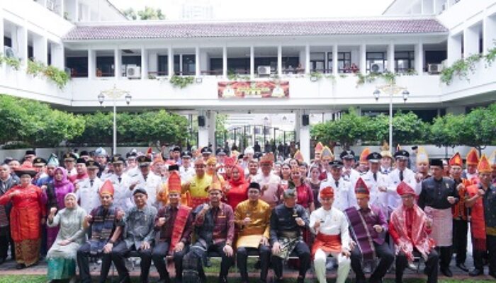 111 Pejabat Administrasi Dilantik, Bobby Nasution: Camat, Lurah Harus Keliling Lihat Wilayah & Warga!