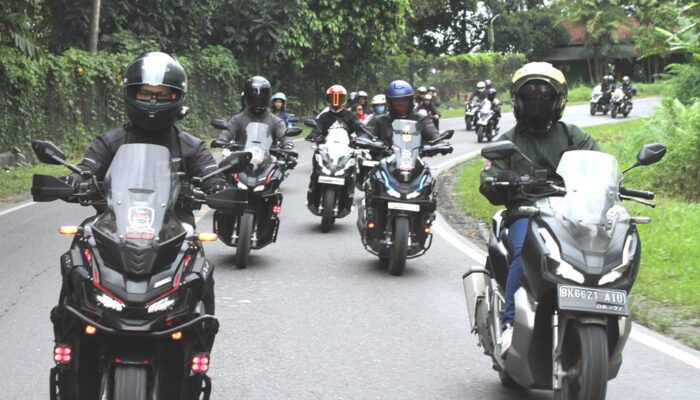 Bahagiakan Pelanggan, Honda Gelar Touring Bersama ADV160