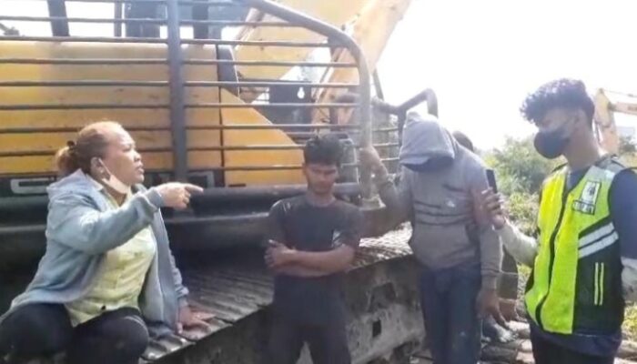 Tuding PT SUU Serobot Lahan, Warga Lorong Sawita Belawan Hentikan Operasional Alat Berat