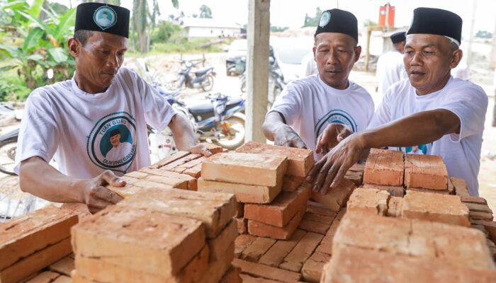 Tuan Guru Ganjar Gelontorkan Bantuan untuk Pembangunan Masjid Di Langkat