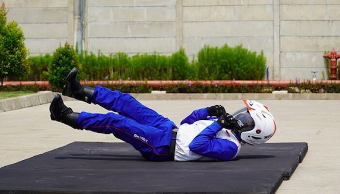Teknik Jatuh Aman Dari Motor Ala Honda