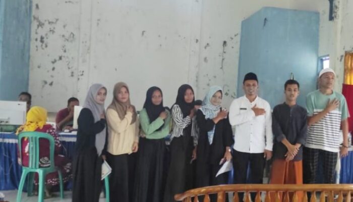 Warga Antusias Urus Adminduk Di Panyabungan Barat