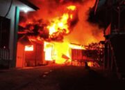 Di Langsa, Tiga Rumah Kayu Ludes Dilalap Api