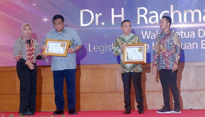 Pimpinan DPR, MPR, DPD RI, Legislator Dan Pimpinan Mitra Kerja, Terima KWP Award 2023
