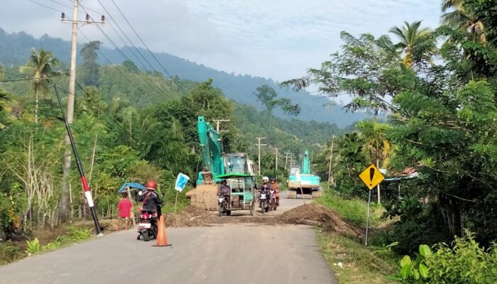 Jalan Provinsi Yang Amblas Di Simeulue Akibat Banjir Kembali Normal