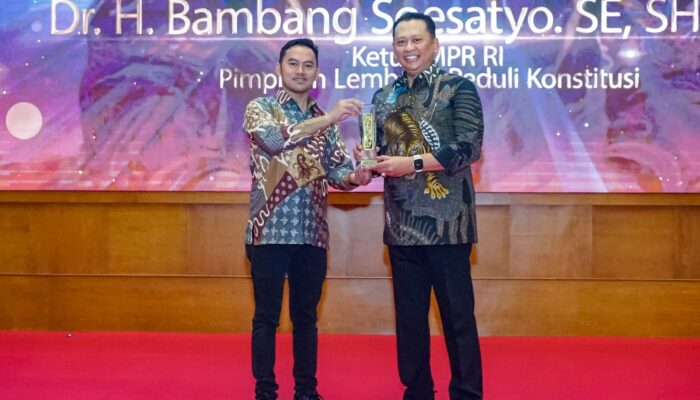 Raih KWP Award 2023, Bamsoet : Perlunya Mengembalikan Kewenangan MPR