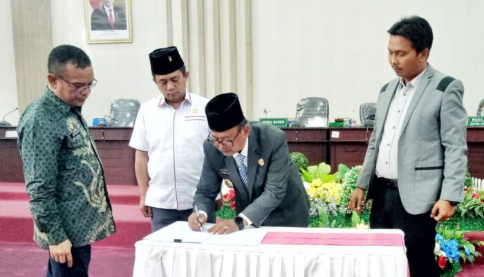 DPRD Simalungun Setujui Ranperda Tentang Pajak Dan Retribusi Daerah