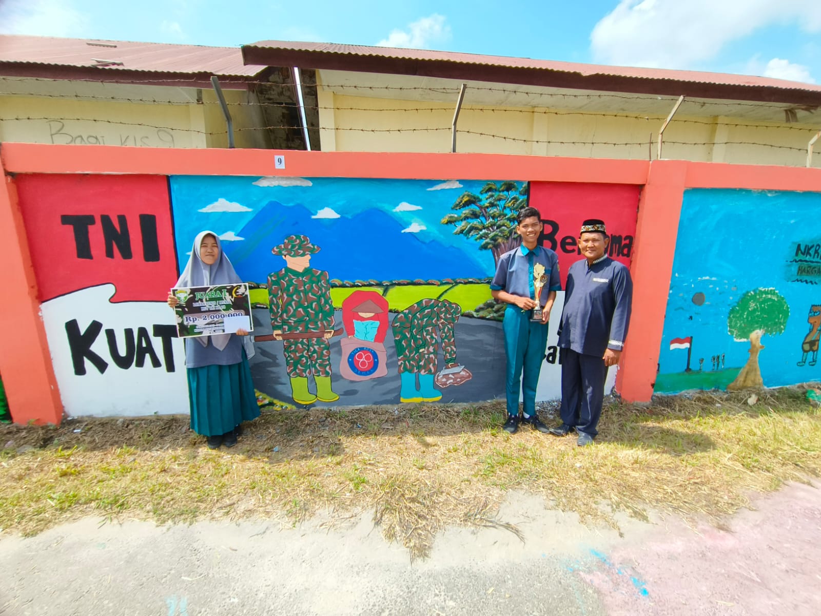 Dua Siswa MAN 1 Inovasi Subulussalam Juara Lukis Mural