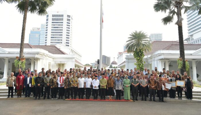Pj Bupati Agara Terima Apresiasi Insentif Fiskal Dari Wapres
