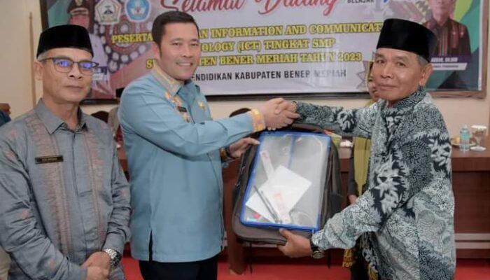 Pj. Bupati Drs. Haili Yoga, M.Si: Implementasikan Pelatihan ICT