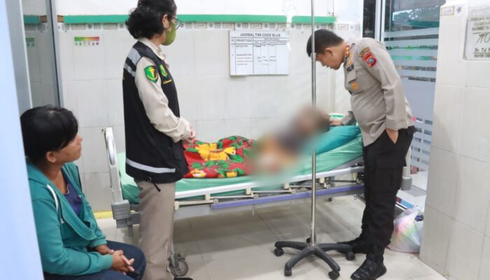 Kapolres Simalungun Bawa Korban Penganiyaan Ke Rumah Sakit