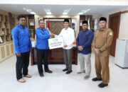 Karyawan Perumda Tirta Mountala Berikan Zakat Rp381 Juta