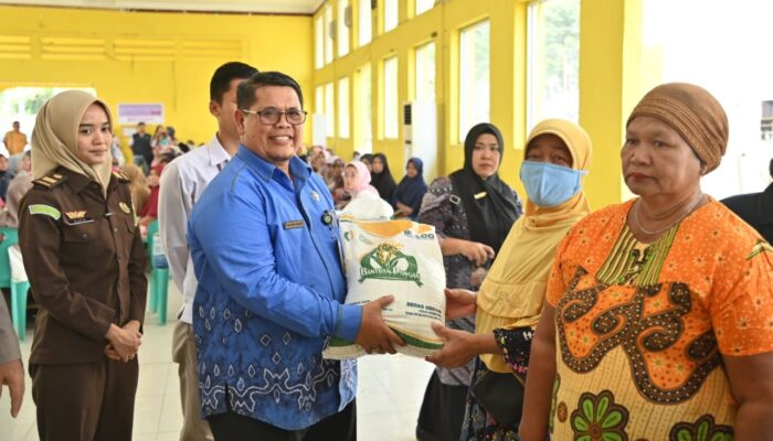 2.836 KPM Di Padangsidimpuan Terima Bantuan Beras Pemerintah
