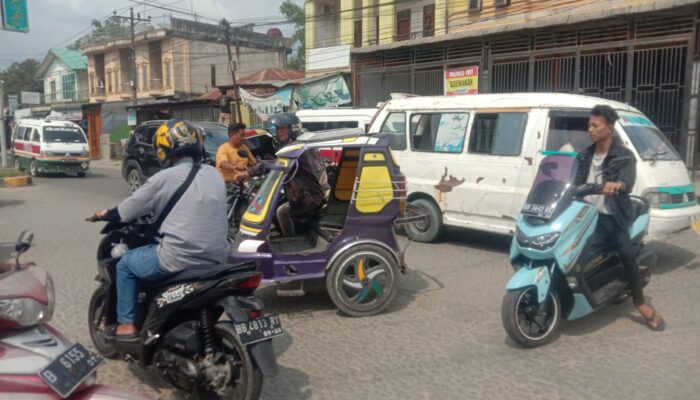 Lalin Panyabungan “Manyomak”