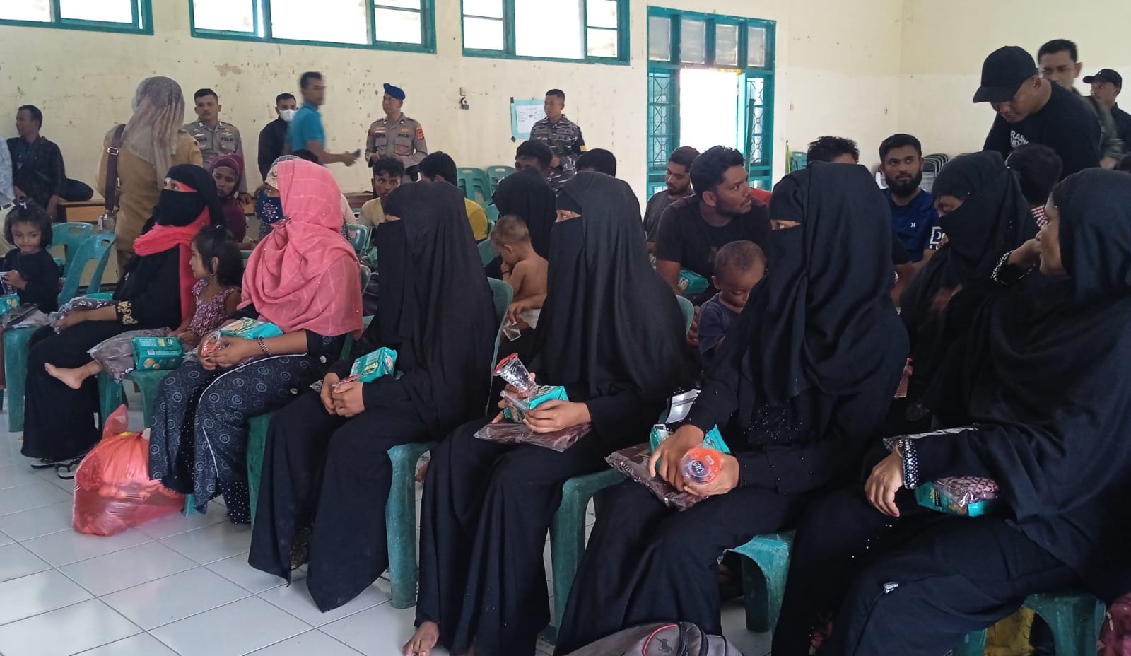Tanpa Ada Boat, 36 Warga Rohingya Terdampar Di Pesisir Pantai Bireuen