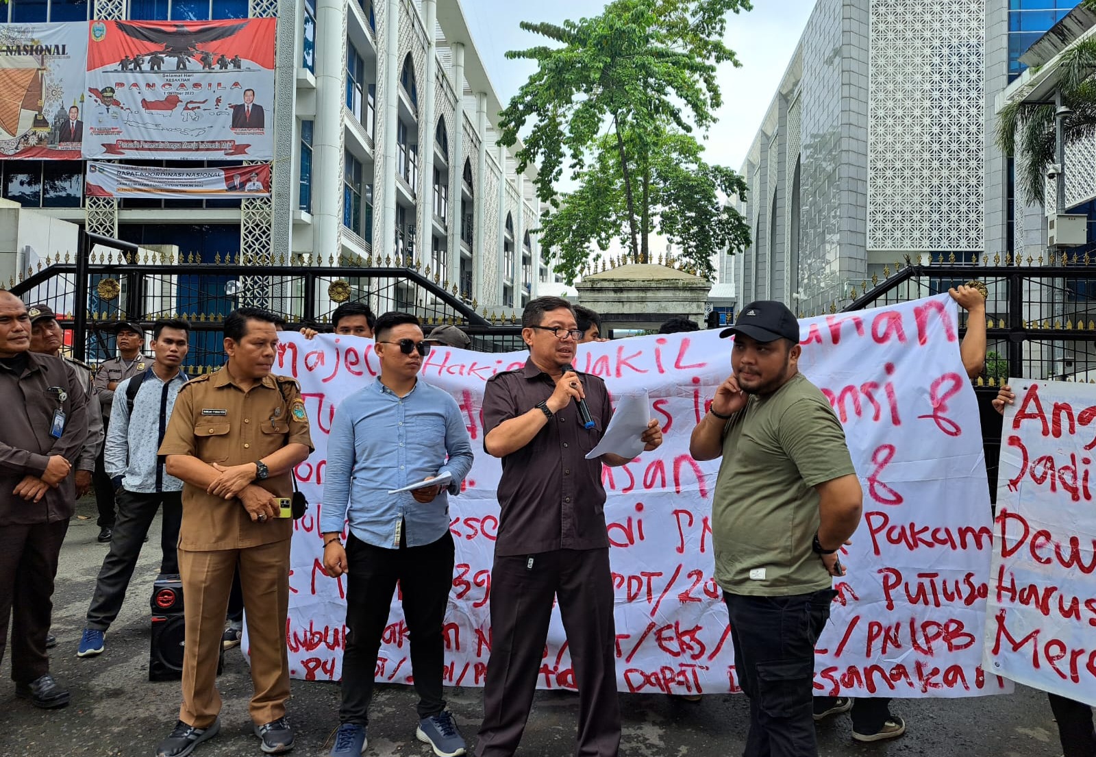 Hakim PTUN Medan Diminta Netral Dan Tidak Diintervensi Dalam Kasus Gugatan Anggota DPRD Sumut