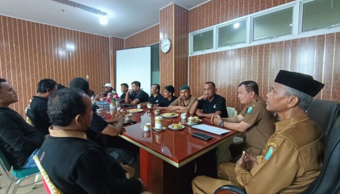Sekda Serahkan Gedung Pers Untuk Sekber Wartawan Simeulue