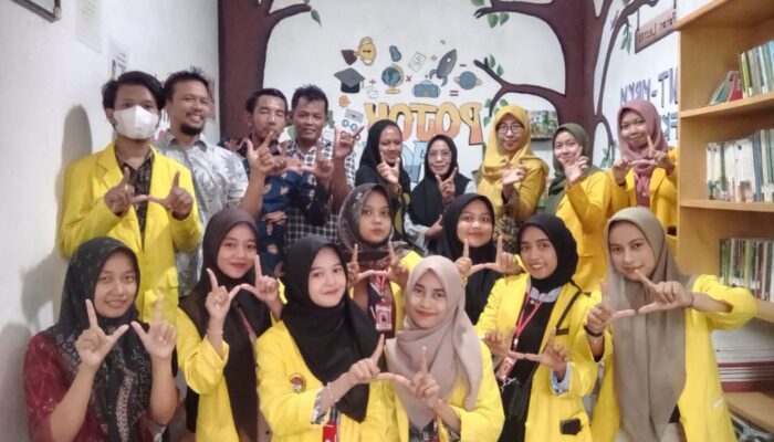 KKNT UNA Buka Pojok Literasi 