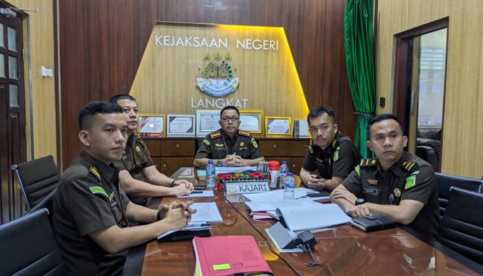 Kejari Langkat Selesaikan Perkara Pencurian Buah Sawit Melalui Restorative Justice