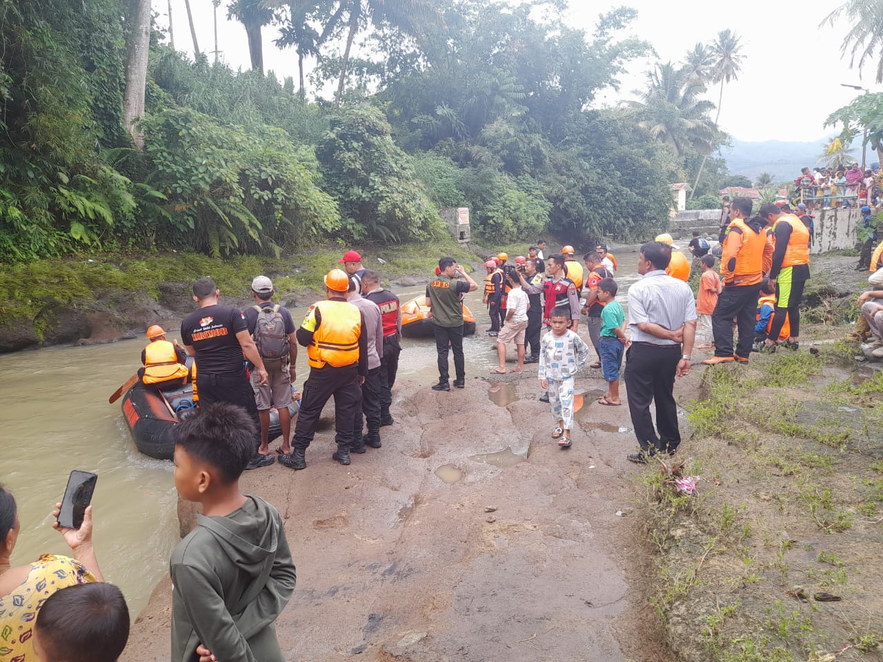 2 Anak Hanyut Di Sidimpuan Belum Ditemukan