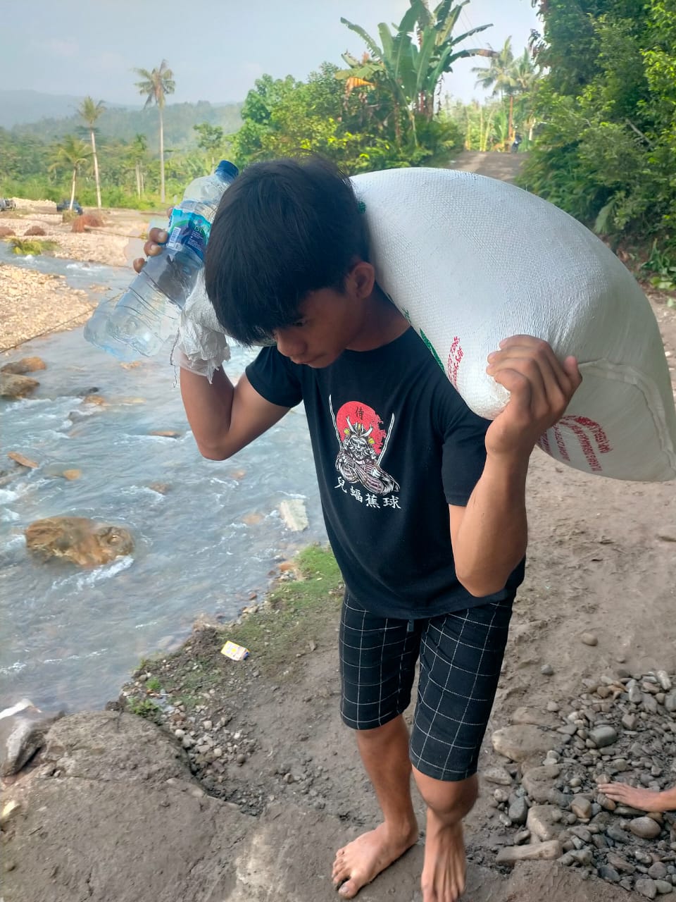 Pasca Jalan Putus Di Nisel, Harga Sembako Mulai Melonjak 