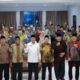 KEPALA Kantor Wilayah Kementerian Agama Provinsi Sumatera Utara H. Ahmad Qosbi, S.Ag, MM bersama Satker PHU foto bersama. Waspada/ist