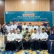 KAKANWIL Kemenagsu H. Ahmad Qosbi, S.Ag, MM, bersama Ketua FK KBIHU Sumut, Drs. H. Ilyas Halim, M.Pd, Ketua Panitia kegiatan H.Sangkot Saragih MA dan pengurus dan para peserta kegiatan. Waspada/Anum Saskia