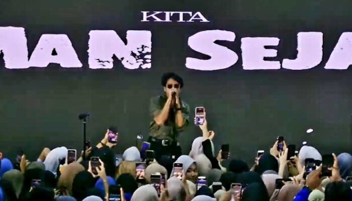 Nidji Ajak Ribuan Mahasiswa Bernyanyi ‘Kau Dan UMSU’ Selalu Untuk Selamanya