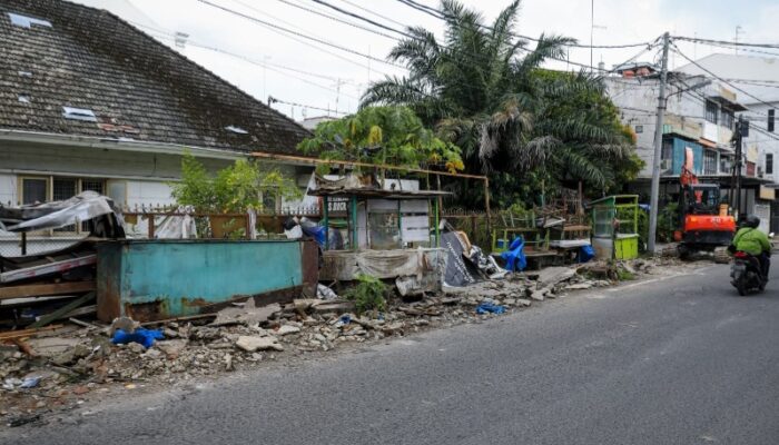 Atasi Genangan Air, Dinas SDABMBK Bangun Saluran Drainase Baru Di Jalan Teuku Umar