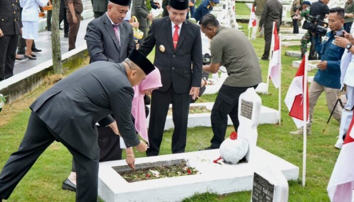 HUT Ke-78 TNI, Wali Kota Ikuti Upacara Ziarah Nasional Di TMP Bukit Barisan