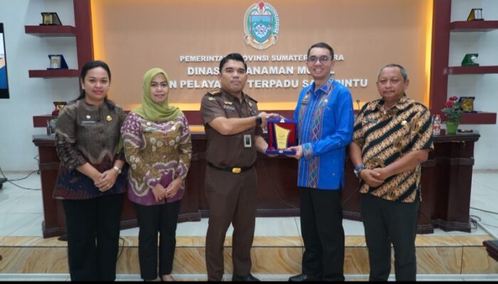 Kejati Sumut Penerangan Hukum di DPM PTSP Sumut, Jauhi Korupsi dan Bijaklah Bermedia Sosial