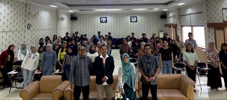 Fisipol UMA Hadirkan Dosen UGM Latih Mahasiswa Menulis Artikel Ilmiah