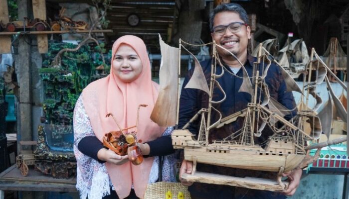 Roma Art Galery Medan Jual Bermacam Kerajinan Tangan Berbahan Kayu