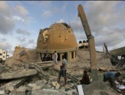 Gempuran Militer Israel Hancurkan Masjid Dan Rumah Di Gaza