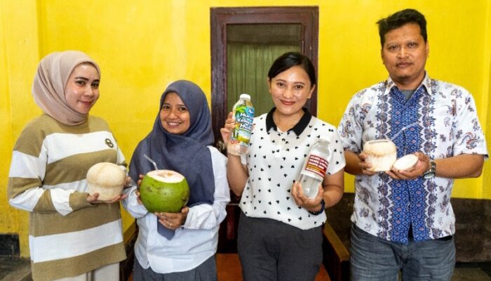 UMKM Kelapa Hijau Merah Tawarkan Minuman dan Puding Segar Menyehatkan