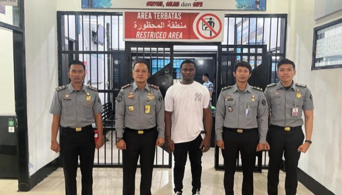 Rudenim Medan Kanwil Kumham Sumut Deportasi Warga Negara Nigeria Kasus Overstay Dan Paspor Palsu