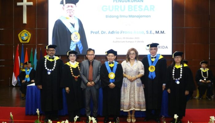 Ukrida Kukuhkan Guru Besar Bidang Ilmu Manajemen