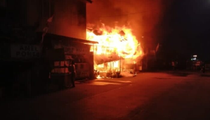 Tabung Gas Bocor, Tujuh Kios Di Martubung Ludes Terbakar