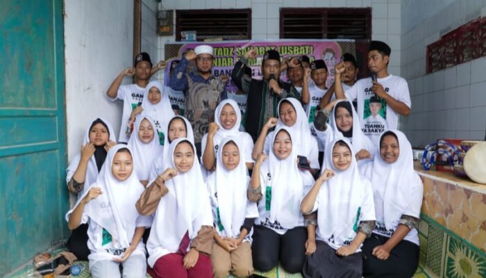 Ustaz Sahabat Ganjar Beri Bantuan Alat Musik Nasyid Di Deli Serdang