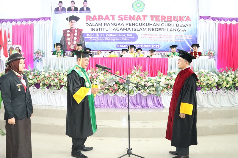 Rektor IAIN Langsa Kukuhkan Guru Besar Ilmu Tafsir