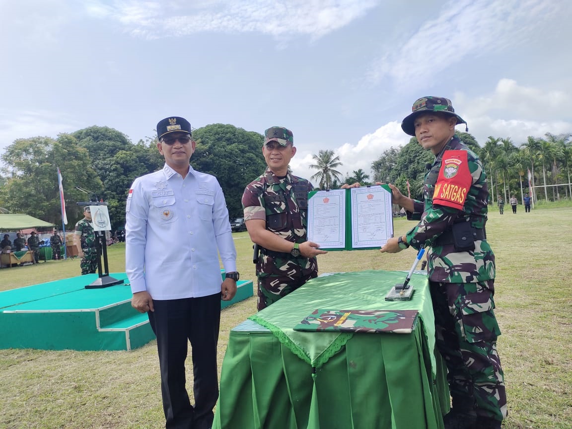 Penutupan TMMD Ke-118 Kodim 0107/Aceh Selatan Diwarnai Pasar Murah Penutupan TMMD Ke-118 Kodim 0107/Aceh Selatan Diwarnai Pasar Murah