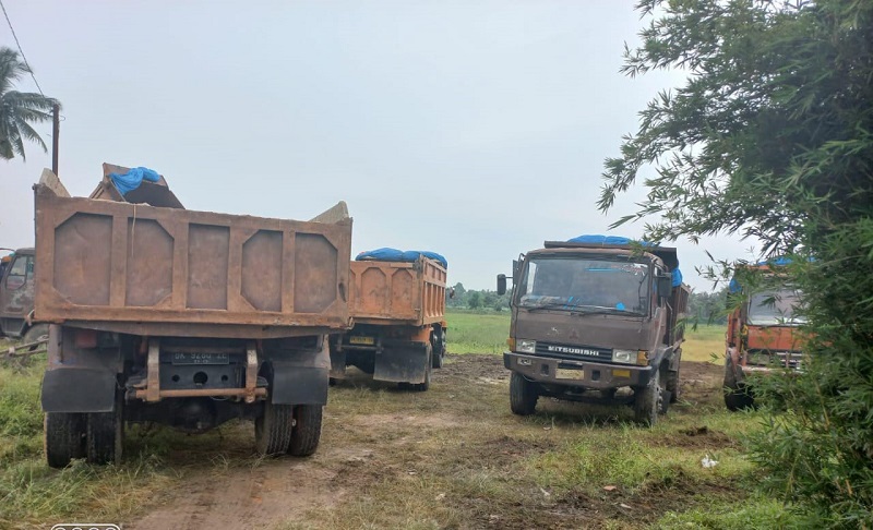 Galian C Ilegal Bebas Pakai Truk Fuso Galian C Ilegal Bebas Pakai Truk Fuso