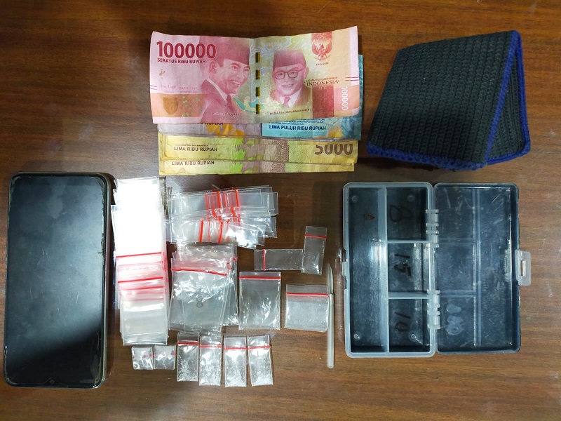 Reskrim Polsek Simpang Empat Tangkap Tersangka Penyalahguna Sabu