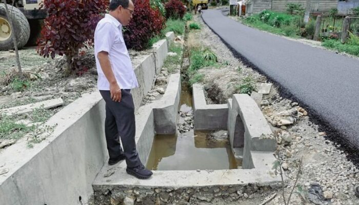 Bupati Dosmar Monitor Pembangunan Jalan Hotmix Di Pollung Dan PHJD Paranginan