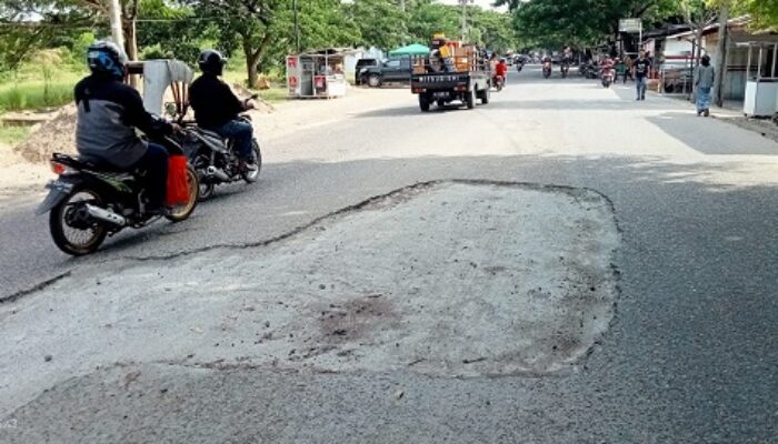 Lambannya Proyek Tambal Sulam, Lubang Jalan Menanti Korban Di Lhokseumawe